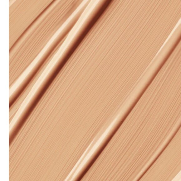 I am A Trendsetter - RealHer Power Wear Liquid Foundation - Picture 3 of 3